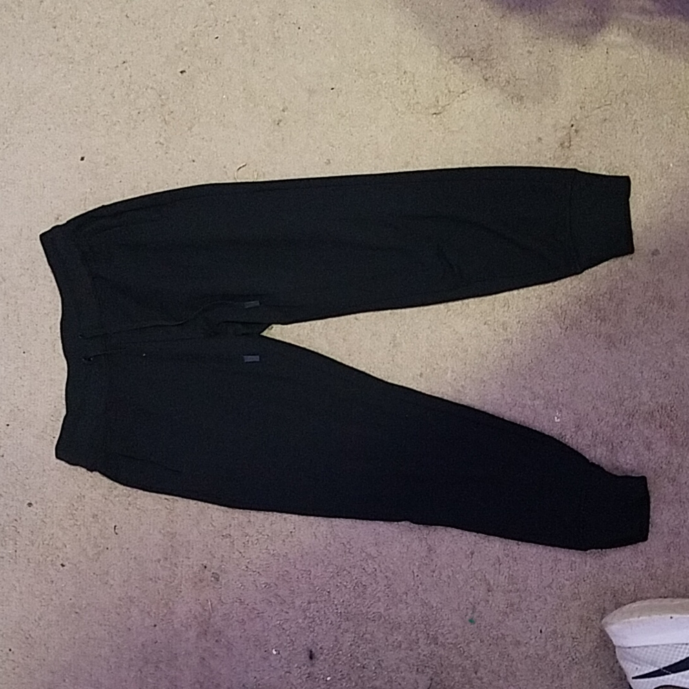 black sweatpants with pockets